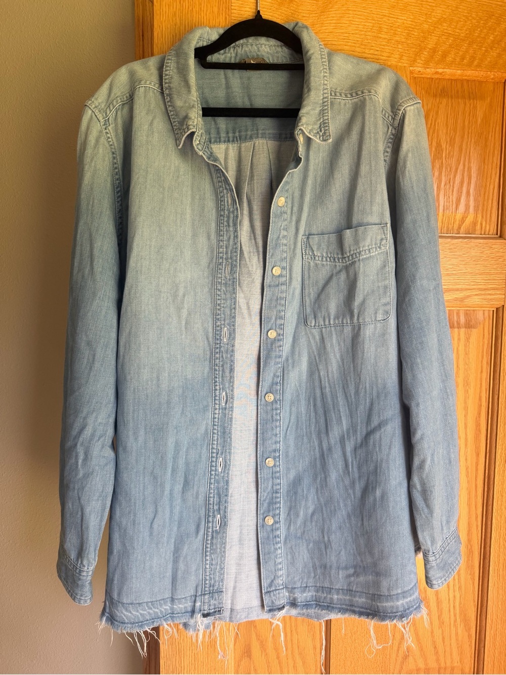 Eddie Bauer Light Wash Chambray Button Down Shirt Raw Frayed Hem Plus Size 2X